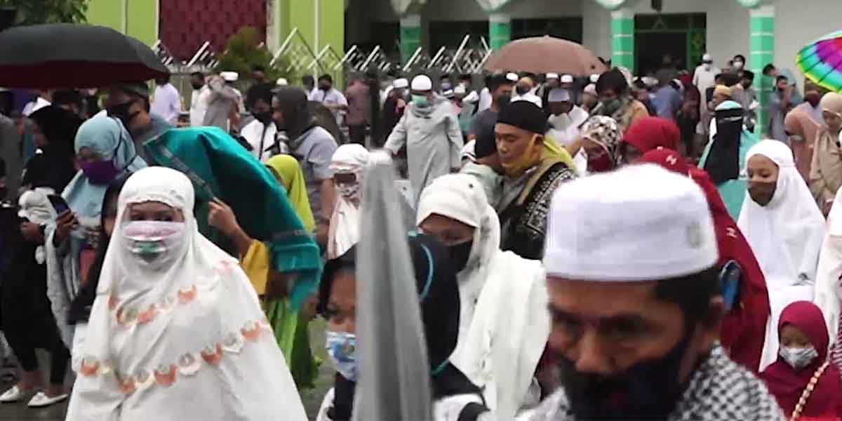 salat-idul-adha-jamaah-hanya-50-persen-dan-berjarak-15-meter